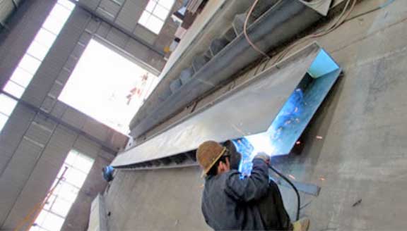 Single girder overhead crane processing at Yuantai Crane factory