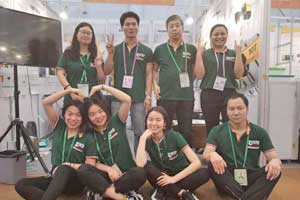 Sales Team of Yuantai Crant At Canton Fair 