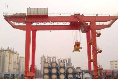 Rail mounted gantry crane