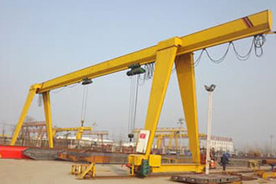 Single cantilever gantry crane with dual wire rope hoists