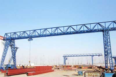 Single girder truss gantry crane with one cantilever