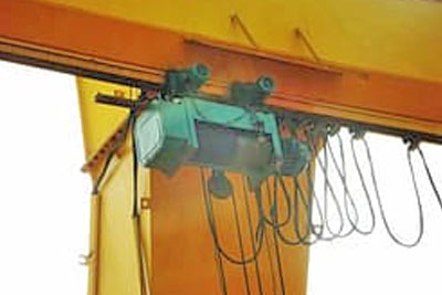 Single girder gantry crane with suspension hoist trolley