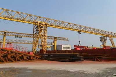 Single girder truss gantry crane with double cantilever