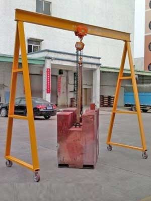 Portable gantry crane  with manual chain block 