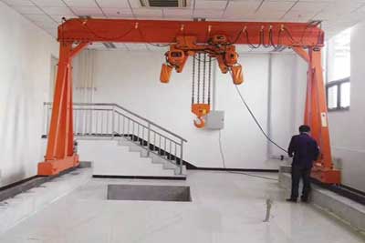 Rail travelling portable gantry crane with electric chain fall hoist 