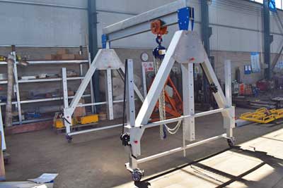  Height adjustable aluminum gantry crane 