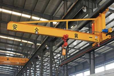 Wall travelling tie rod jib with electric chain hoist for workshop material handling