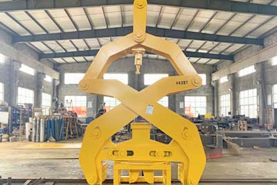 Crane lifting tong - crane attachement for double girder overhead crane