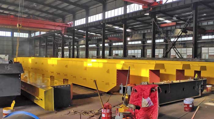 Main girder of double girder overhead crane 