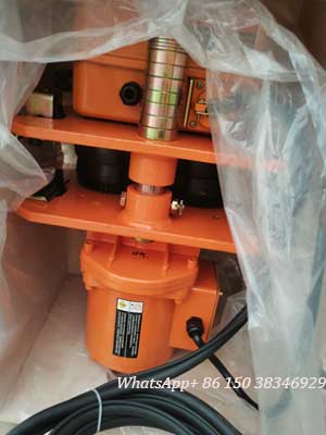 Hoist trolley for electric wall mounted jib hoist 