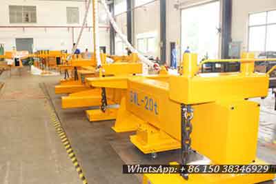 Magnetic beam spreader for steel sheet and steel plate handling 