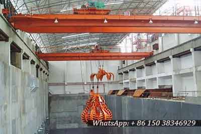 double girder overhead crane with orange peal grab