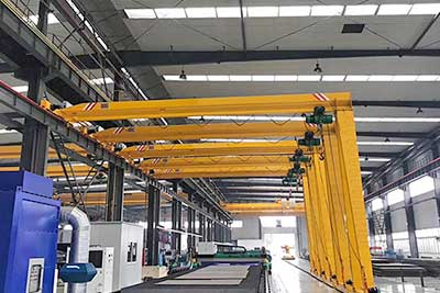 Semi gantry crane for indoor use for sale UAE