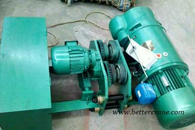 Low headroom electric wire rope hoist 