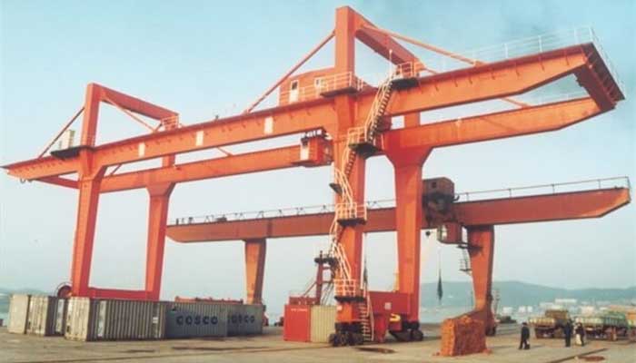 Container handling gantry cranes