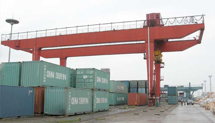 Double girder gantry crane for railway container handling 