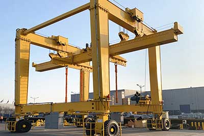 Rubber typred gantry crnae for construction site