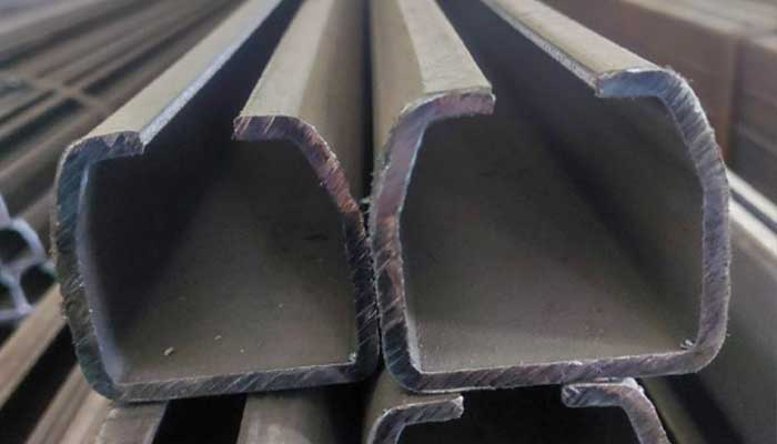Rigid eneclosed track design