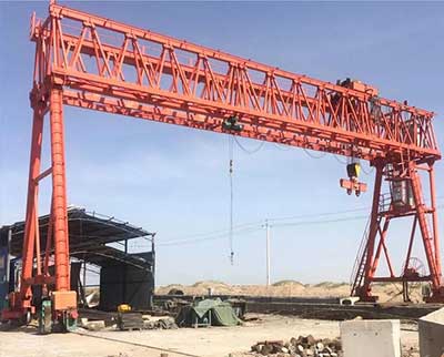 Truss girder floor mounted gantry crane