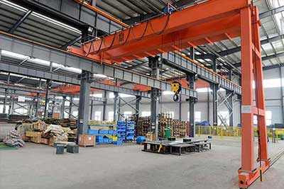 Semi gantry crane with double girder design for steel plate handling 