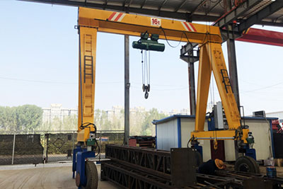 rubber typred gantry crane with economical electric wire rope hoist 