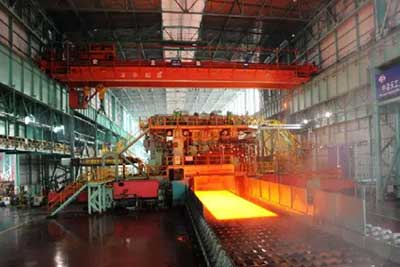 Slab handling cranes in hot rolling mill for slab handling