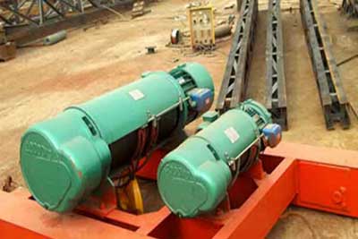 Double girder wire rope drum hoist for double girder cranes