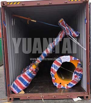 Arm and colum of 360 degree rotating jib crane in container
