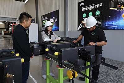 40 Ton +40 Ton Explosion Proof Bridge Crane Factory Visiting