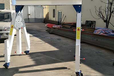 Portable  aluminum gantry crane: