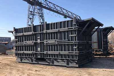 Outdoor Gantry Cranes for Mold Handling in Precast Concrete Plants