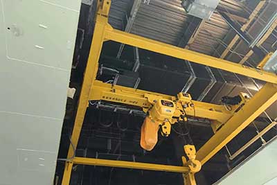 Case Study: Custom 5000KG Overhead Crane with Runway in Saudi Arabia