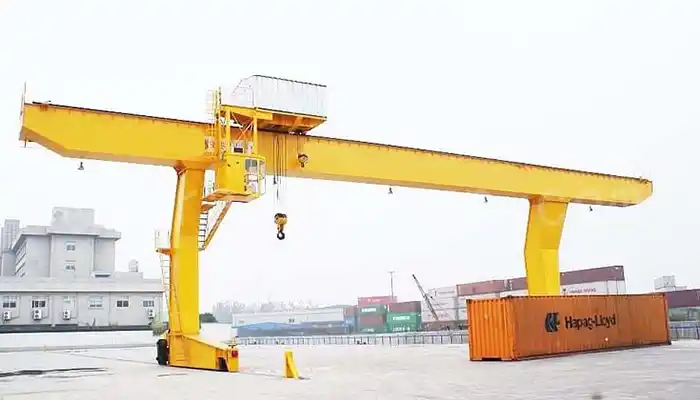 outdoor gantry crane for large loads handling such as containers