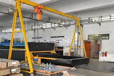 Plastic Injection Die Handling & Types of Cranes for Die Handling