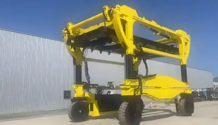 Industrial straddle carrier for various industrial material handling