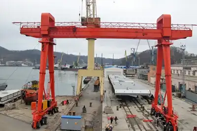 Rail-Mounted vs. Rubber-Tired Shipyard Gantry Cranes