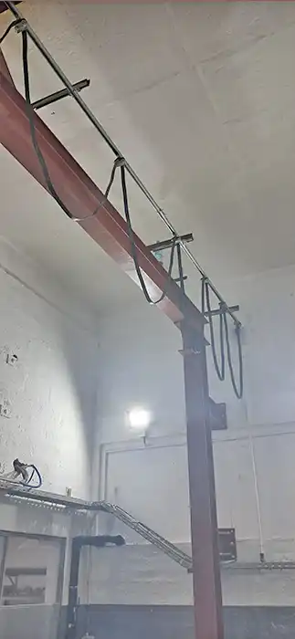 Electric chain hoist power supply cable installed