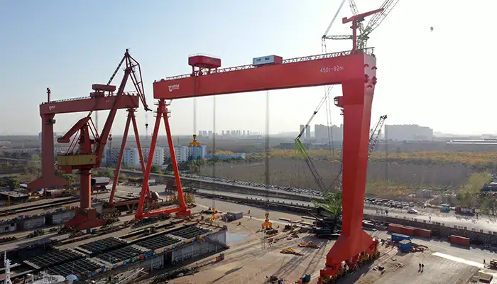 Rail mounted gantry crane for shipbuilding, - rmg shipyard crane 