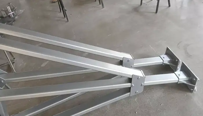 Supporting leg of small aluminum gantry crane