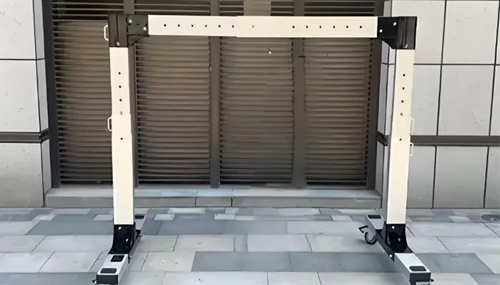 Span and height adjustable gantry crane 