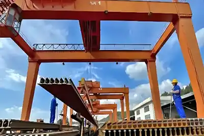 Gantry Cranes 10–30 Tons for Safe Outdoor Steel Beam Lifting