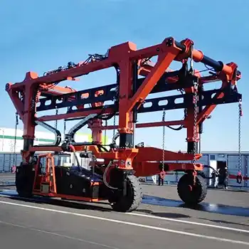 Multifunctional straddle carrier
