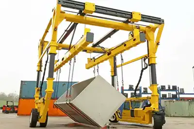 Straddle Carriers for Ports, Steel, and Construction Loads