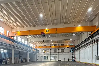 Single-Girder Overhead Cranes Exported to Mexico for Injection Molding Workshop